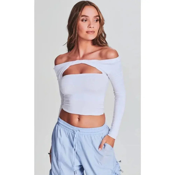 Ser.O.Ya NWT’s Artemis chest cut out long sleeve crop top. Size small - Picture 3 of 7